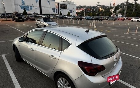Opel Astra J, 2011 год, 700 000 рублей, 2 фотография