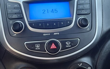Hyundai Solaris II рестайлинг, 2013 год, 890 000 рублей, 13 фотография