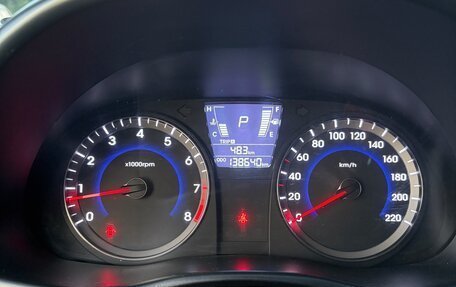 Hyundai Solaris II рестайлинг, 2013 год, 890 000 рублей, 12 фотография