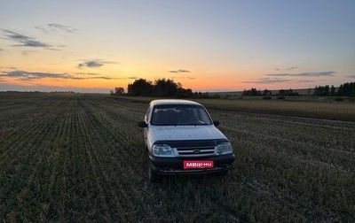 Chevrolet Niva I рестайлинг, 2004 год, 320 000 рублей, 1 фотография