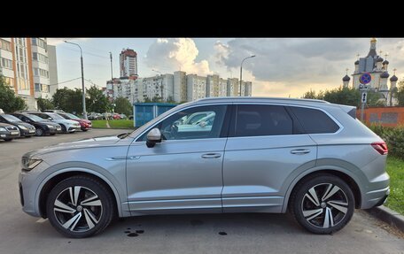 Volkswagen Touareg III, 2018 год, 4 050 000 рублей, 5 фотография