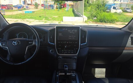 Toyota Land Cruiser 200, 2016 год, 8 500 000 рублей, 8 фотография