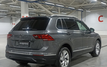 Volkswagen Tiguan II, 2021 год, 2 899 000 рублей, 6 фотография