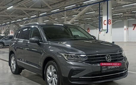 Volkswagen Tiguan II, 2021 год, 2 899 000 рублей, 3 фотография