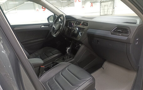 Volkswagen Tiguan II, 2021 год, 2 899 000 рублей, 13 фотография