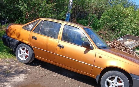 Daewoo Nexia I рестайлинг, 2002 год, 180 000 рублей, 2 фотография