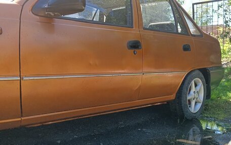 Daewoo Nexia I рестайлинг, 2002 год, 180 000 рублей, 7 фотография