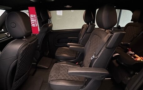 Mercedes-Benz V-Класс, 2018 год, 4 700 000 рублей, 15 фотография