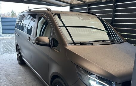 Mercedes-Benz V-Класс, 2018 год, 4 700 000 рублей, 24 фотография