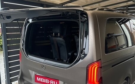 Mercedes-Benz V-Класс, 2018 год, 4 700 000 рублей, 27 фотография
