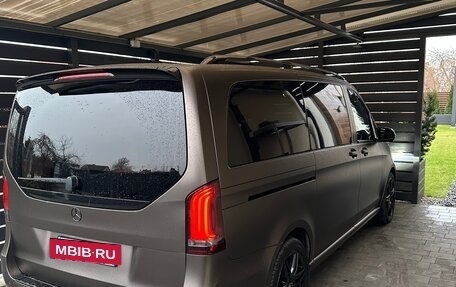 Mercedes-Benz V-Класс, 2018 год, 4 700 000 рублей, 25 фотография