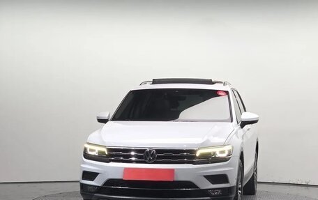 Volkswagen Tiguan II, 2020 год, 2 510 000 рублей, 1 фотография