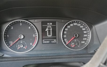 Volkswagen Caravelle T6 рестайлинг, 2019 год, 3 600 000 рублей, 1 фотография
