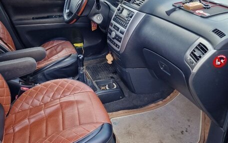 Toyota Avensis Verso I рестайлинг, 2005 год, 500 000 рублей, 8 фотография