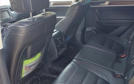 Volkswagen Touareg III, 2016 год, 3 050 000 рублей, 2 фотография