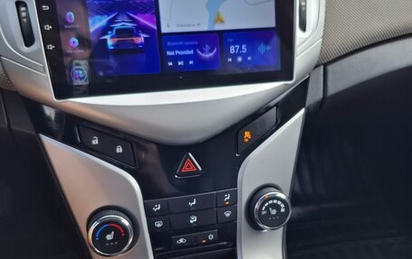 Chevrolet Cruze II, 2013 год, 975 000 рублей, 3 фотография