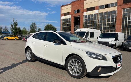 Volvo V40 Cross Country I, 2016 год, 1 699 000 рублей, 3 фотография
