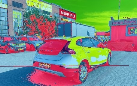 Volvo V40 Cross Country I, 2016 год, 1 699 000 рублей, 4 фотография