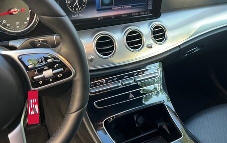 Mercedes-Benz E-Класс, 2020 год, 2 900 000 рублей, 15 фотография