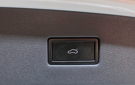 Volkswagen Tiguan II, 2020 год, 2 510 000 рублей, 17 фотография