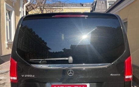 Mercedes-Benz V-Класс, 2018 год, 6 499 000 рублей, 5 фотография