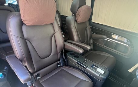 Mercedes-Benz V-Класс, 2018 год, 6 499 000 рублей, 19 фотография