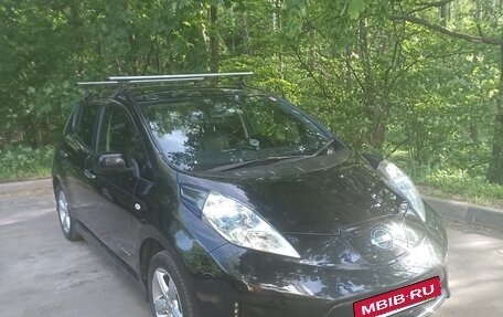 Nissan Leaf I, 2014 год, 1 050 000 рублей, 10 фотография