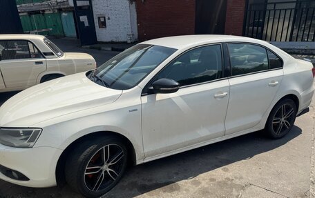 Volkswagen Jetta VI, 2013 год, 700 000 рублей, 3 фотография