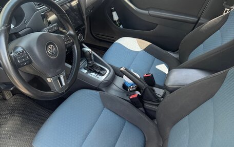 Volkswagen Jetta VI, 2013 год, 700 000 рублей, 9 фотография