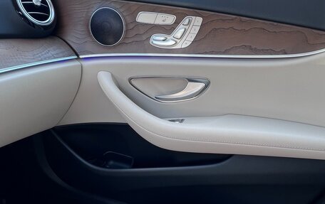 Mercedes-Benz E-Класс, 2018 год, 3 550 000 рублей, 28 фотография