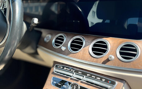 Mercedes-Benz E-Класс, 2018 год, 3 550 000 рублей, 36 фотография