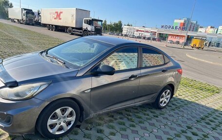 Hyundai Solaris II рестайлинг, 2011 год, 600 000 рублей, 3 фотография