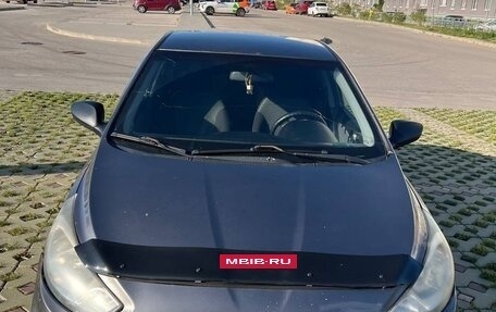 Hyundai Solaris II рестайлинг, 2011 год, 600 000 рублей, 14 фотография