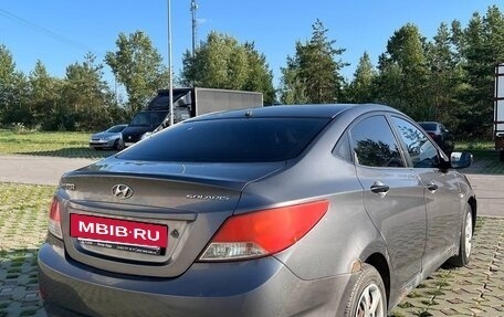 Hyundai Solaris II рестайлинг, 2011 год, 600 000 рублей, 7 фотография