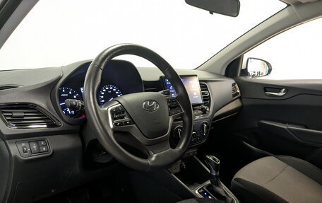 Hyundai Solaris II рестайлинг, 2021 год, 1 575 000 рублей, 16 фотография