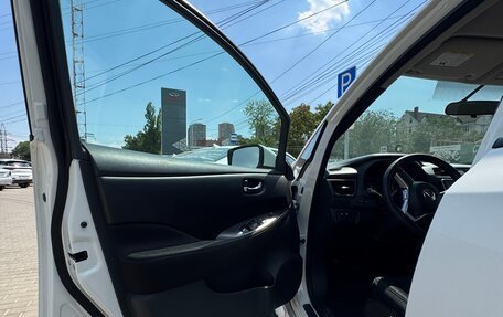 Nissan Leaf II, 2018 год, 2 000 000 рублей, 17 фотография
