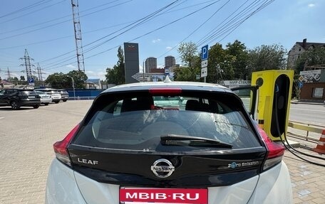 Nissan Leaf II, 2018 год, 2 000 000 рублей, 14 фотография