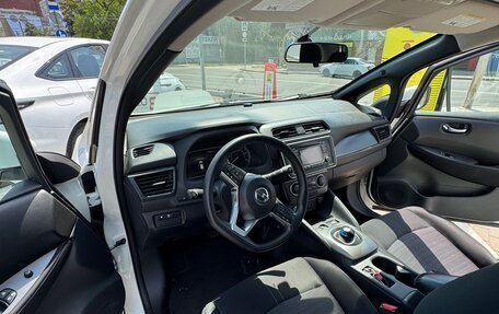 Nissan Leaf II, 2018 год, 2 000 000 рублей, 15 фотография