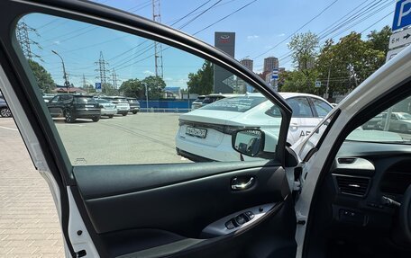 Nissan Leaf II, 2018 год, 2 000 000 рублей, 16 фотография