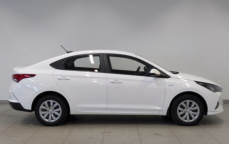 Hyundai Solaris II рестайлинг, 2021 год, 1 595 000 рублей, 4 фотография
