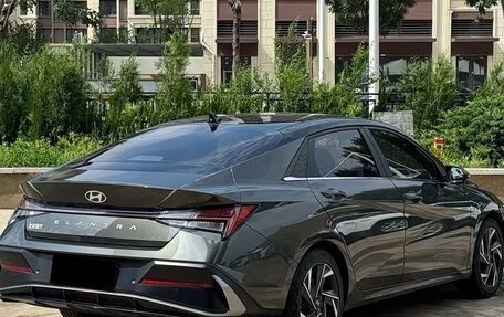 Hyundai Elantra, 2024 год, 2 330 000 рублей, 4 фотография