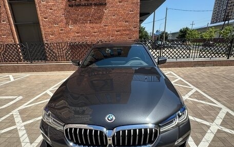 BMW 5 серия, 2021 год, 5 300 000 рублей, 2 фотография