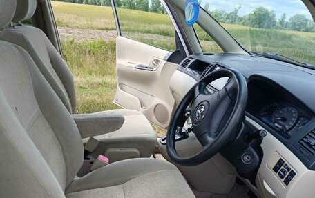 Toyota Corolla Spacio II, 2003 год, 530 000 рублей, 13 фотография