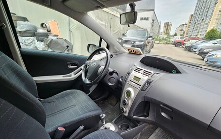 Toyota Yaris III рестайлинг, 2007 год, 579 000 рублей, 10 фотография