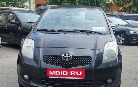 Toyota Yaris III рестайлинг, 2007 год, 579 000 рублей, 2 фотография
