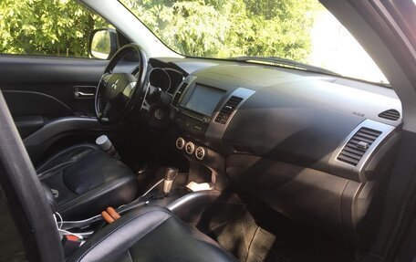 Mitsubishi Outlander III рестайлинг 3, 2007 год, 1 050 000 рублей, 4 фотография