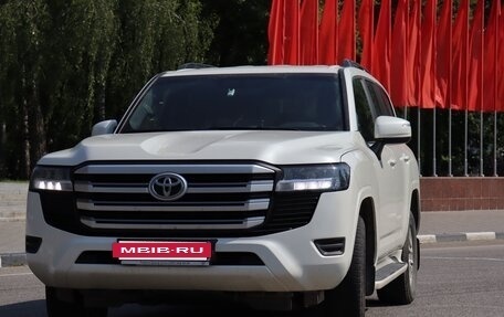 Toyota Land Cruiser, 2022 год, 8 000 000 рублей, 3 фотография