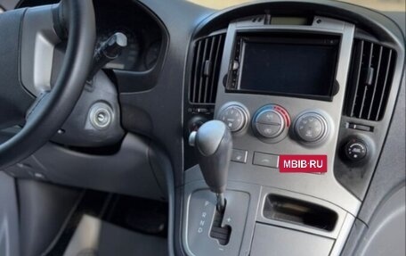 Hyundai Grand Starex Grand Starex I рестайлинг 2, 2011 год, 1 450 000 рублей, 9 фотография