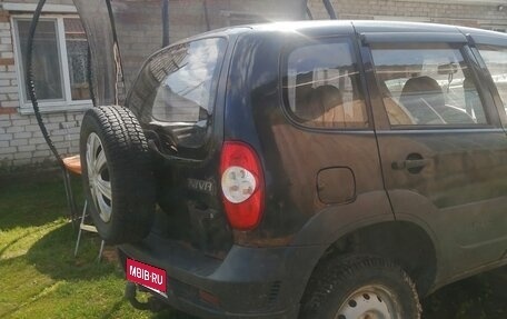 Chevrolet Niva I рестайлинг, 2012 год, 250 000 рублей, 3 фотография