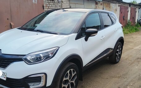 Renault Kaptur I рестайлинг, 2017 год, 1 270 000 рублей, 2 фотография